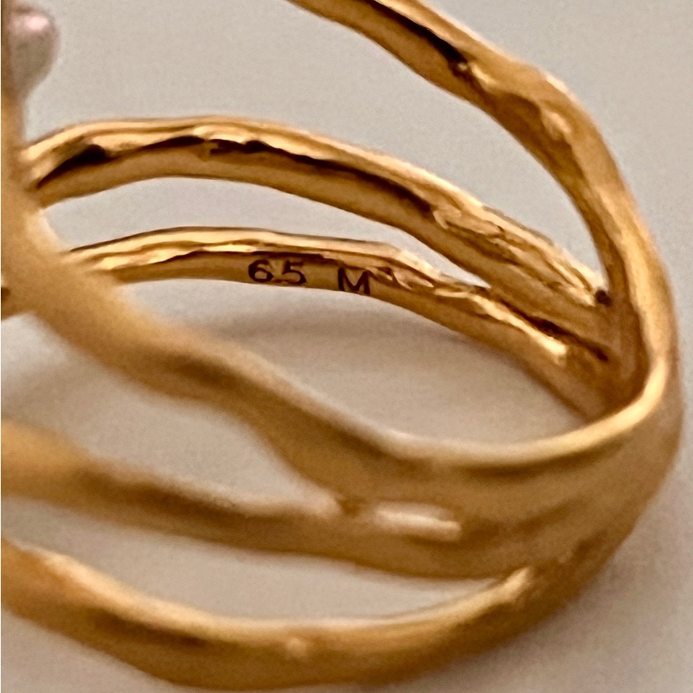 MONICA VINADER Gold Braided Band Ring with White Baroque Pearl - Picture 5 of 10